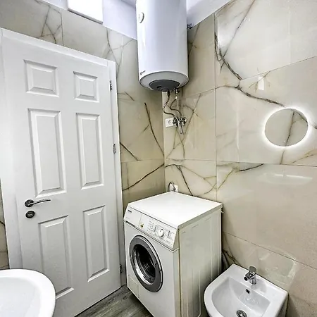 New Bazaar 1bd Modern Tirana