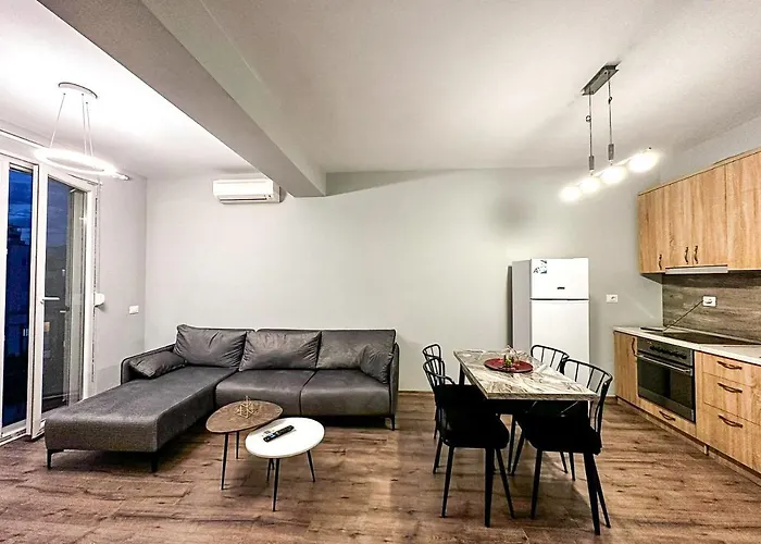 Apartment New Bazaar 1bd Modern *